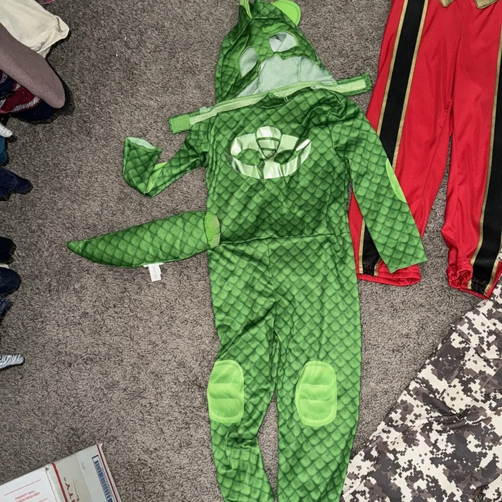 Costumes! Get it before Halloween - Picture 2 of 6